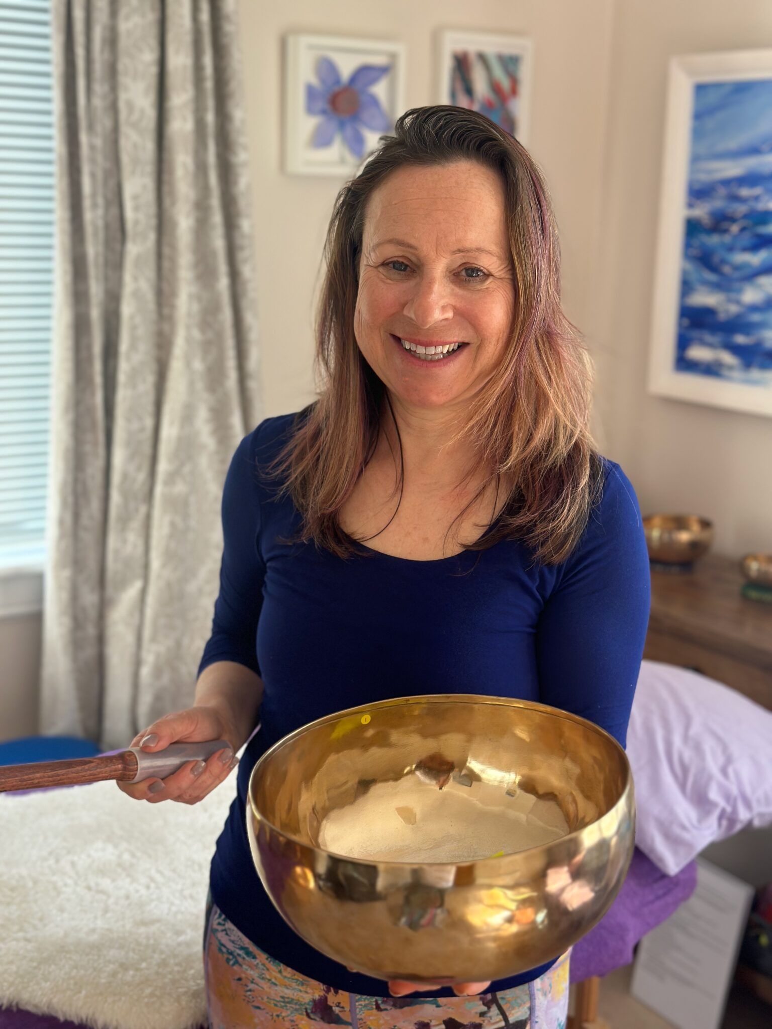 Alisoun Mackenzie - Sound Healer - Tibenan Bowls 